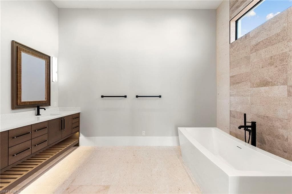 429 Persian Ct, Marco Island, FL 34145-20