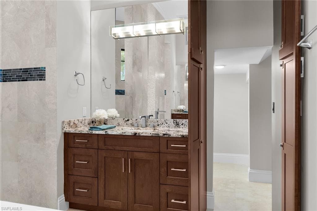 710 Tigertail Ct, Marco Island, FL 34145-22