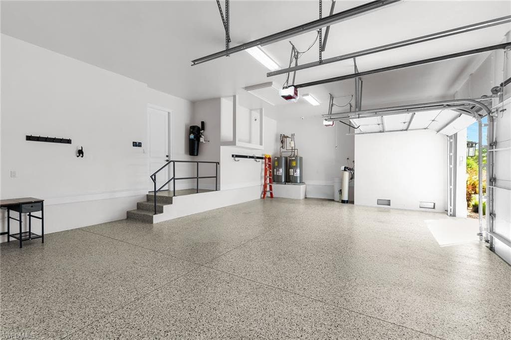 710 Tigertail Ct, Marco Island, FL 34145-35