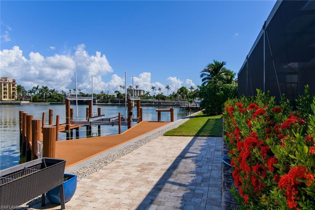 710 Tigertail Ct, Marco Island, FL 34145-38