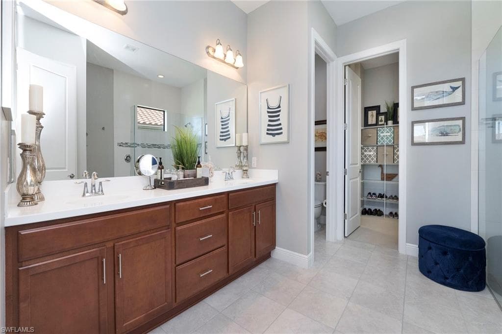 1594 Parnell Ct, Naples, FL 34113-21