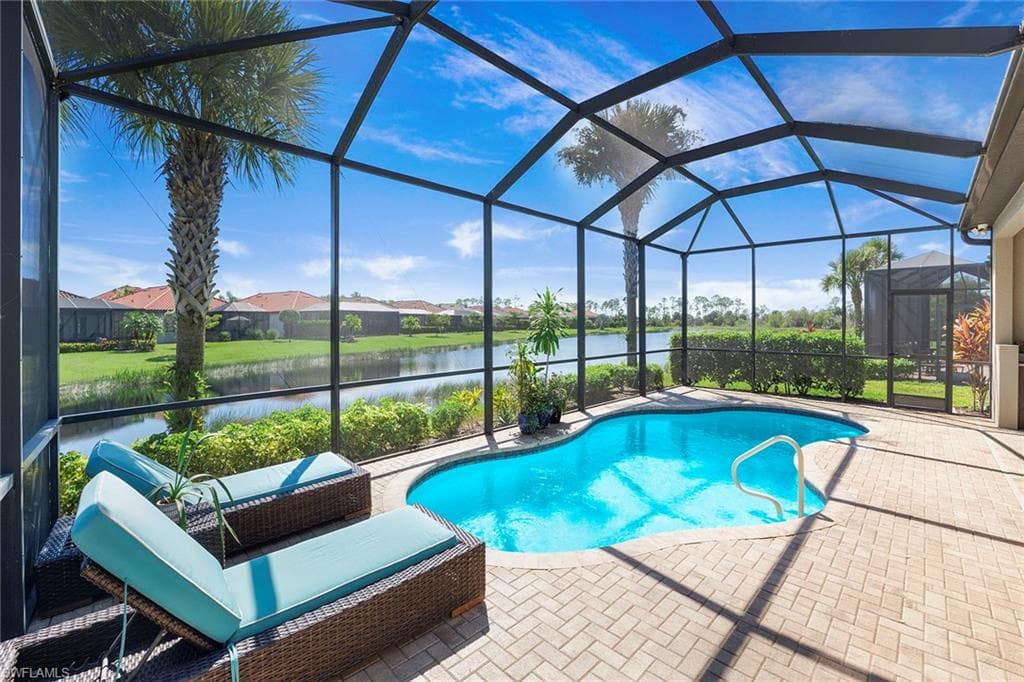 1594 Parnell Ct, Naples, FL 34113-1