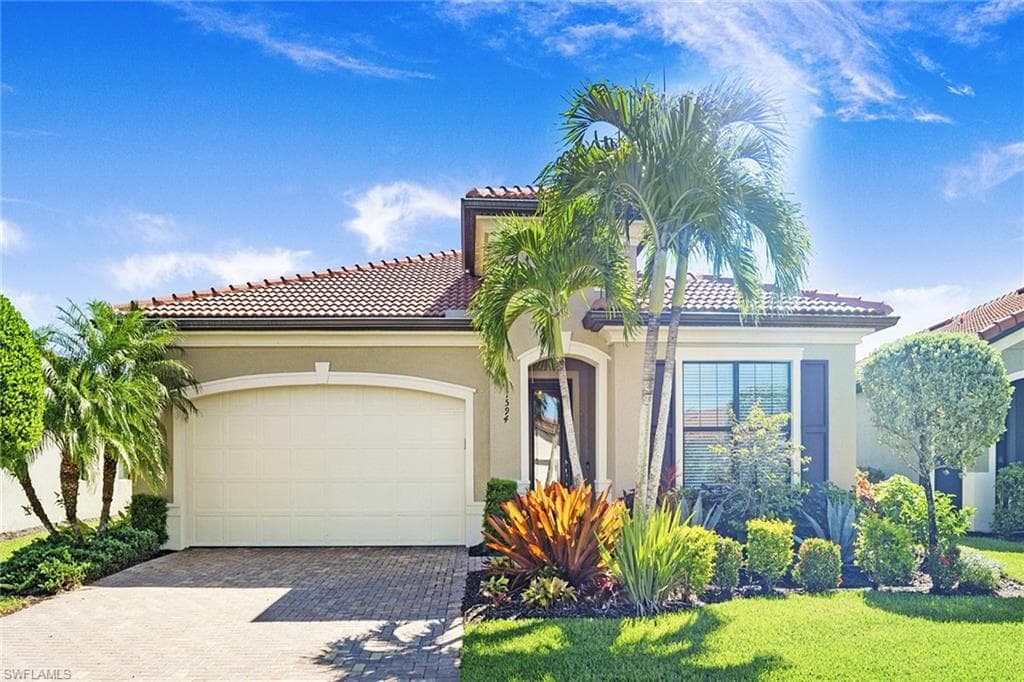 1594 Parnell Ct, Naples, FL 34113-33