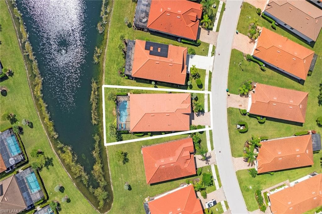 1594 Parnell Ct, Naples, FL 34113-36