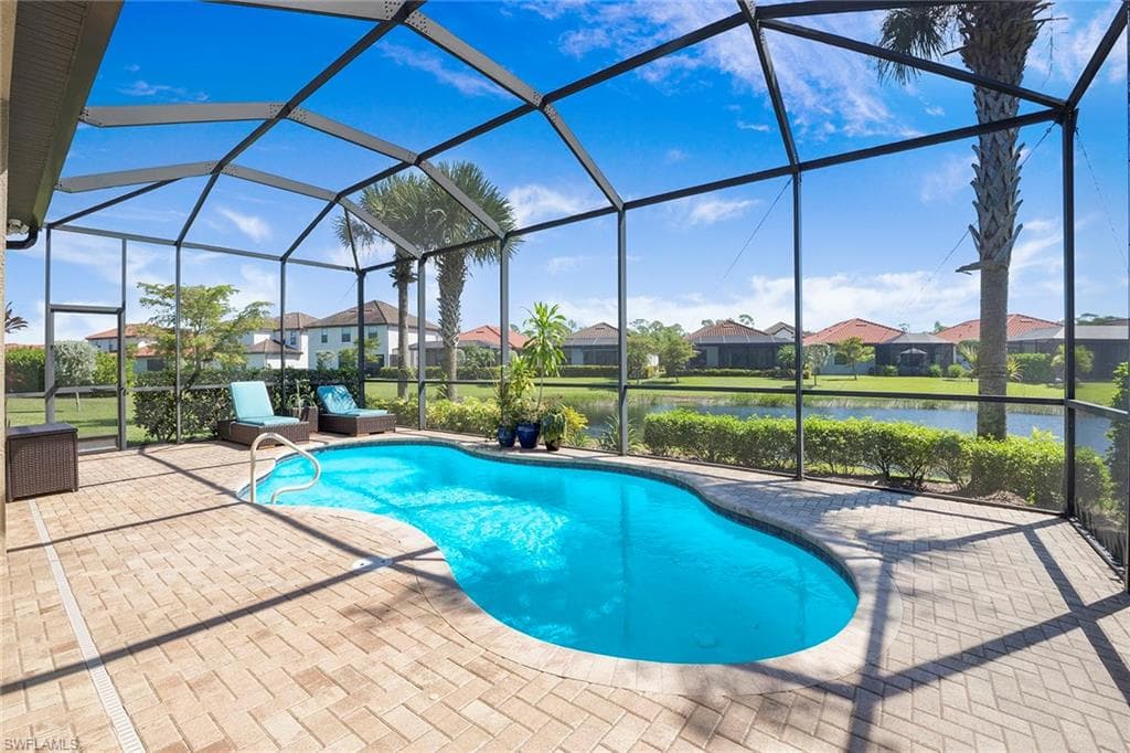 1594 Parnell Ct, Naples, FL 34113-3