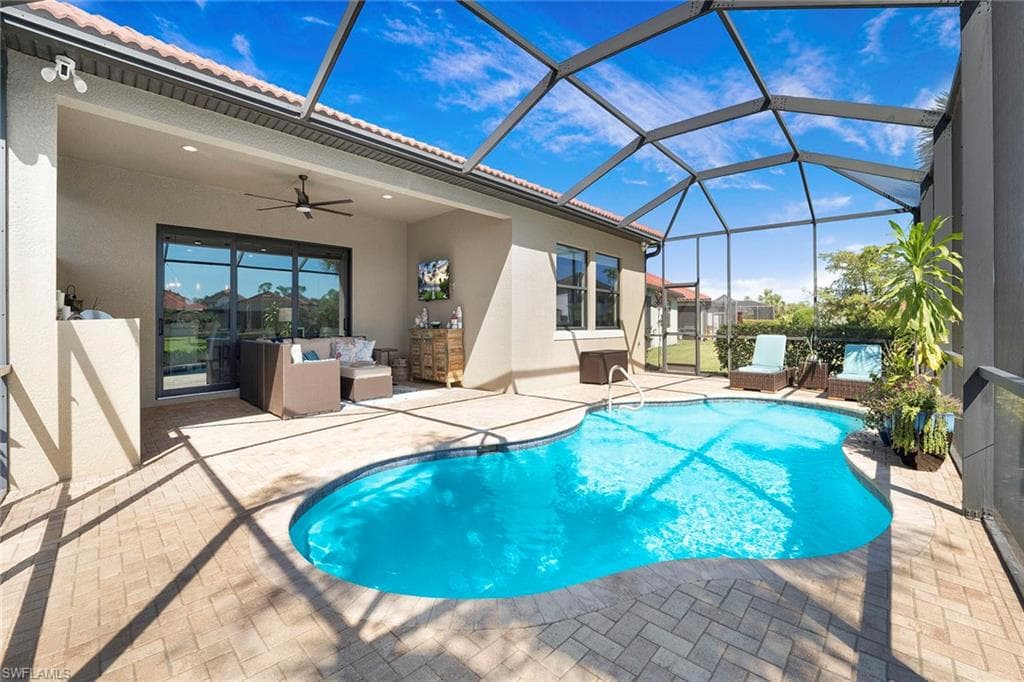 1594 Parnell Ct, Naples, FL 34113-4