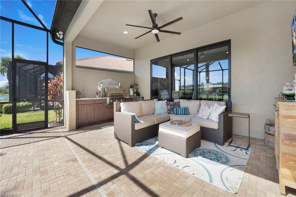 1594 Parnell Ct, Naples, FL 34113-6