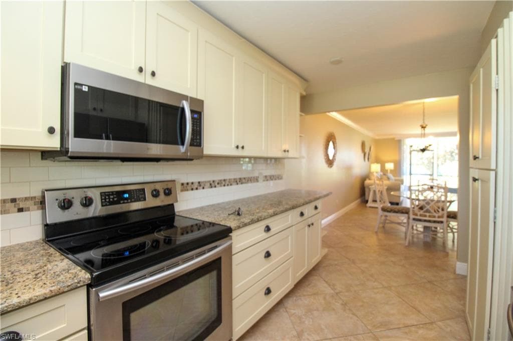 4372 27th Ct SW 109, Naples, FL 34116-12