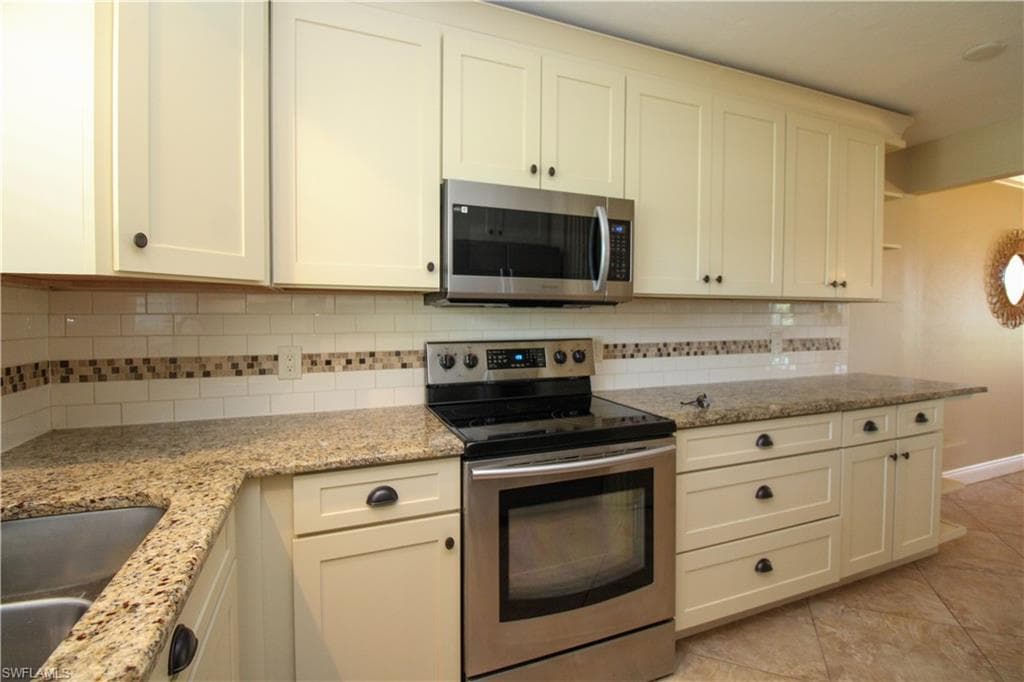 4372 27th Ct SW 109, Naples, FL 34116-14