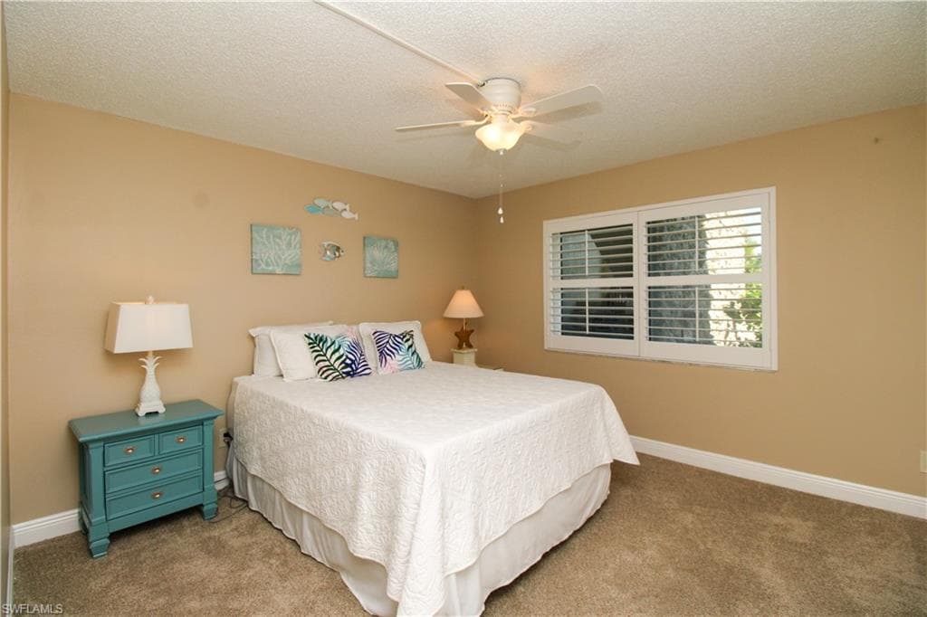 4372 27th Ct SW 109, Naples, FL 34116-17