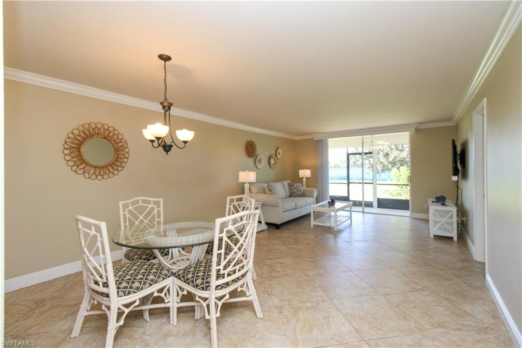 4372 27th Ct SW 109, Naples, FL 34116-25
