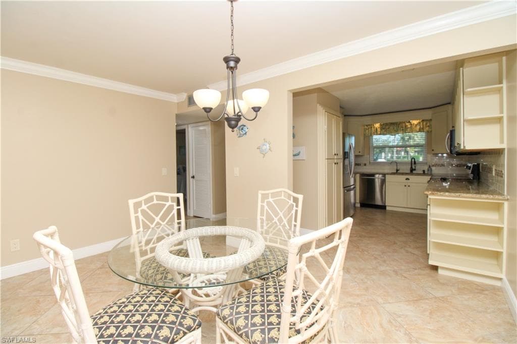 4372 27th Ct SW 109, Naples, FL 34116-26