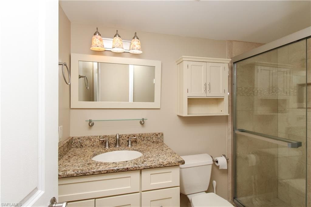 4372 27th Ct SW 109, Naples, FL 34116-32