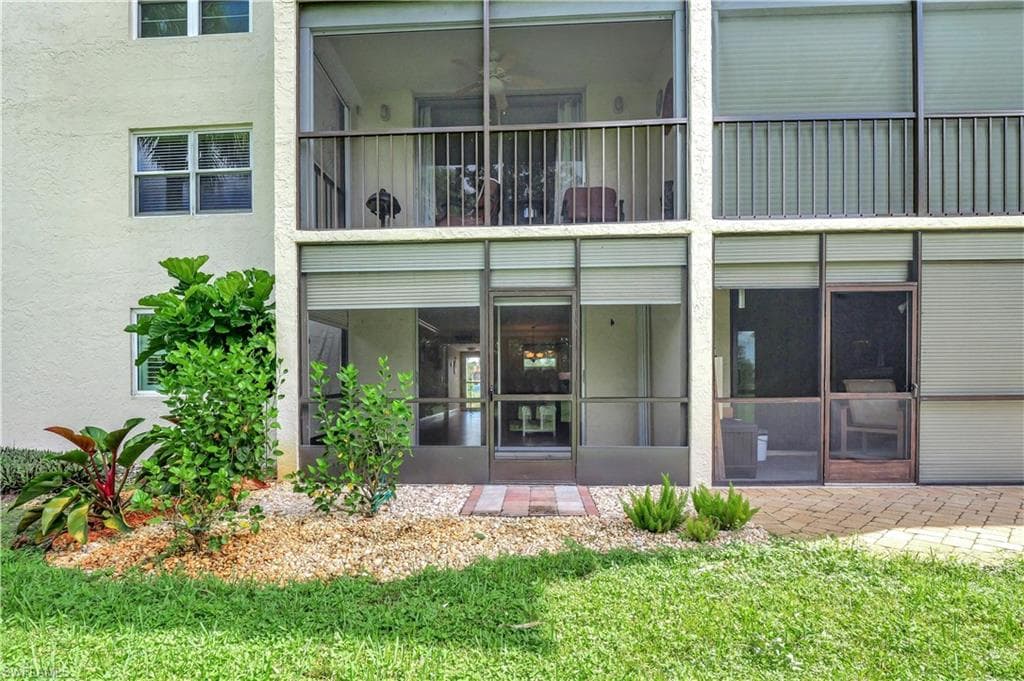 4372 27th Ct SW 109, Naples, FL 34116-36