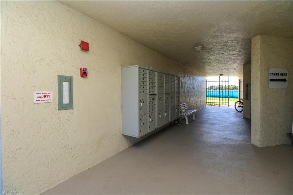 4372 27th Ct SW 109, Naples, FL 34116-45