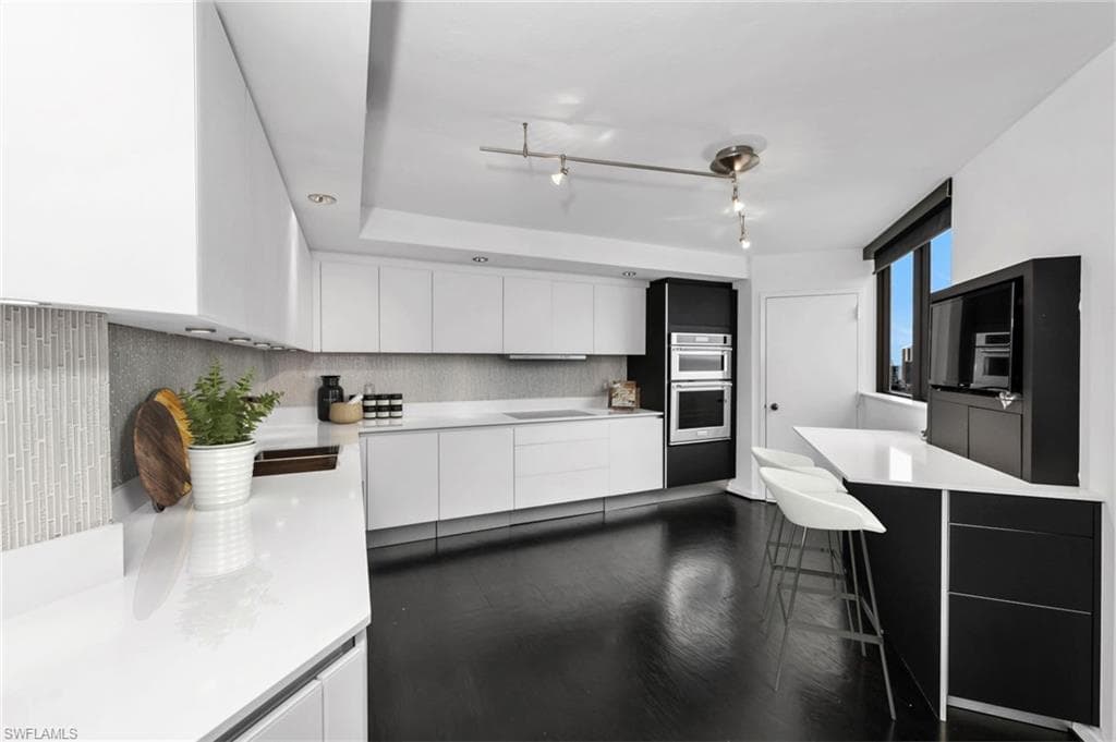 5555 Heron Point Dr 2101, Naples, FL 34108-10