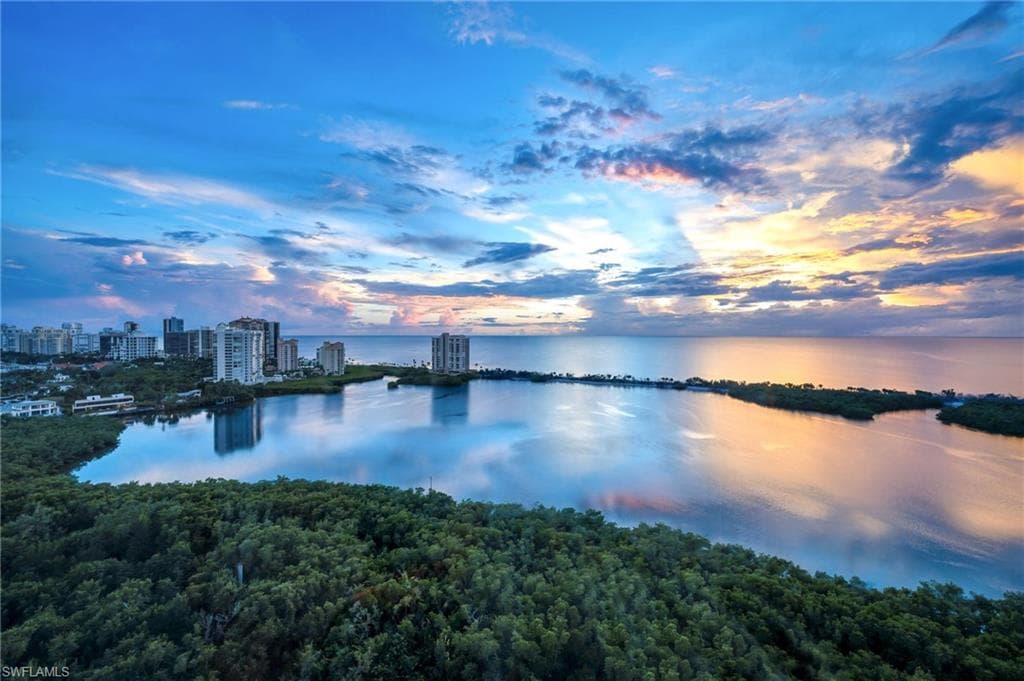 5555 Heron Point Dr 2101, Naples, FL 34108-12