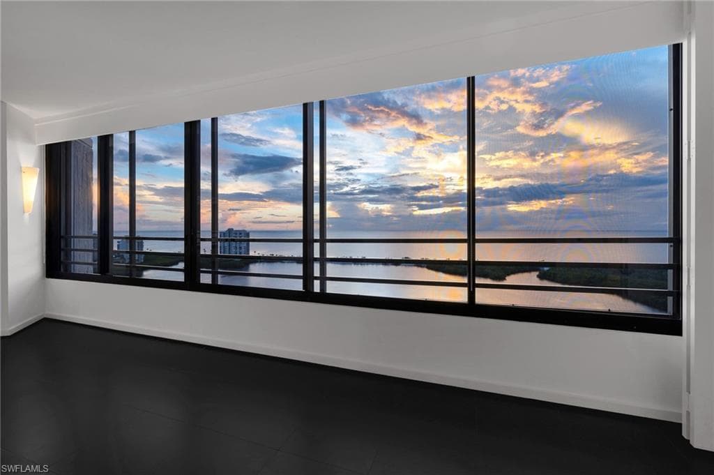 5555 Heron Point Dr 2101, Naples, FL 34108-21