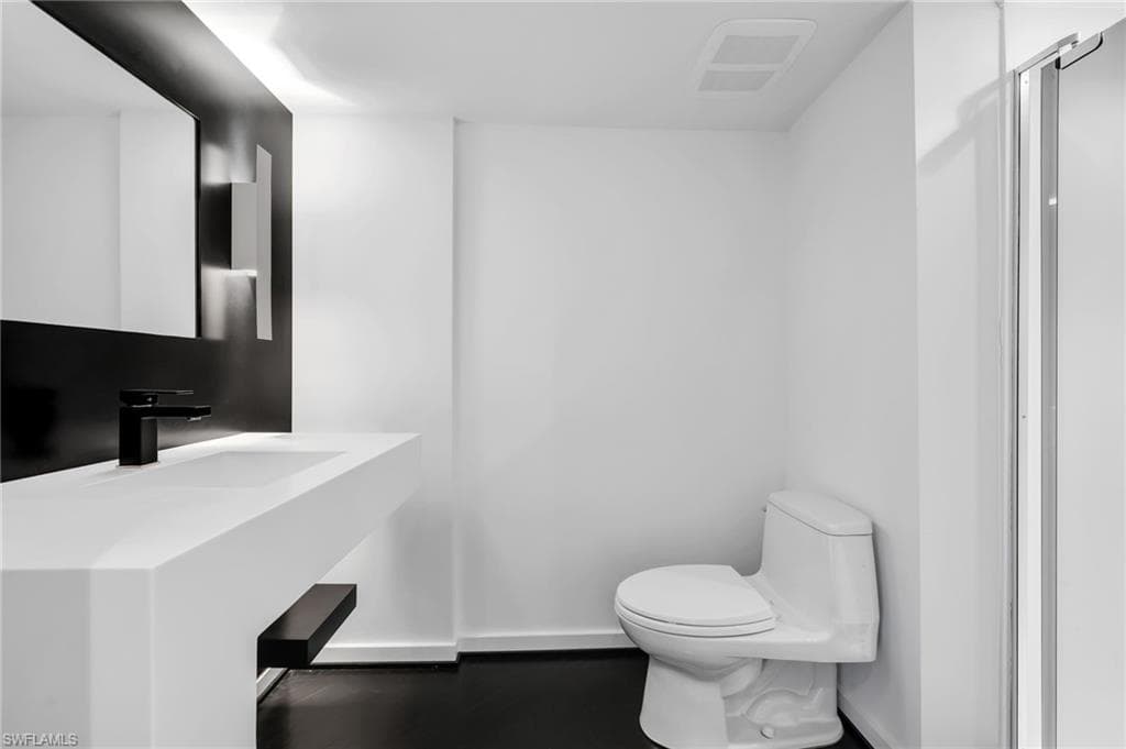 5555 Heron Point Dr 2101, Naples, FL 34108-22