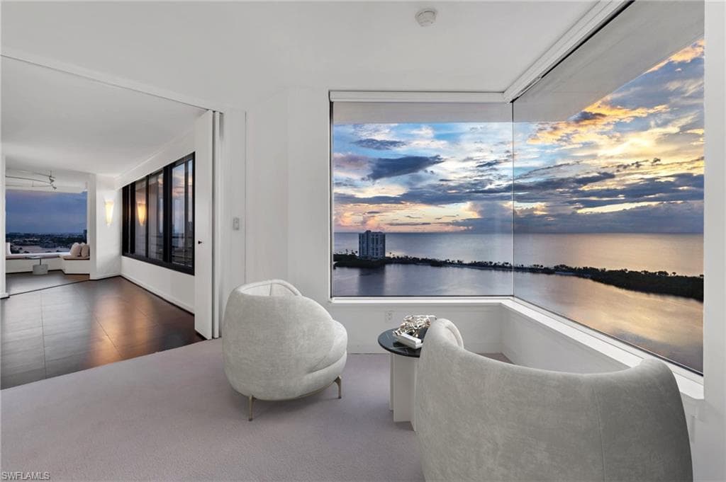 5555 Heron Point Dr 2101, Naples, FL 34108-26