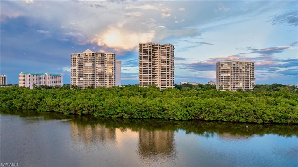 5555 Heron Point Dr 2101, Naples, FL 34108-34