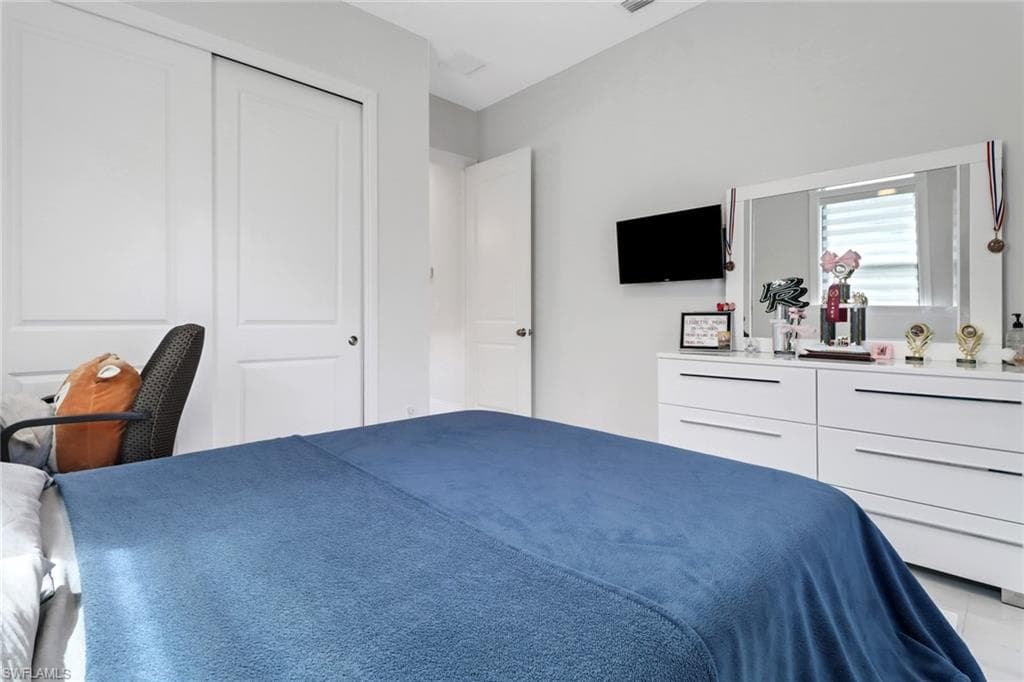 62 35th Ave NE, Naples, FL 34120-10