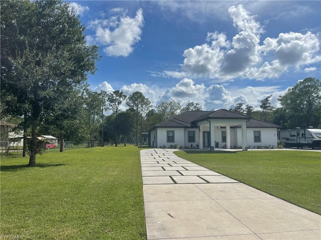 62 35th Ave NE, Naples, FL 34120-18