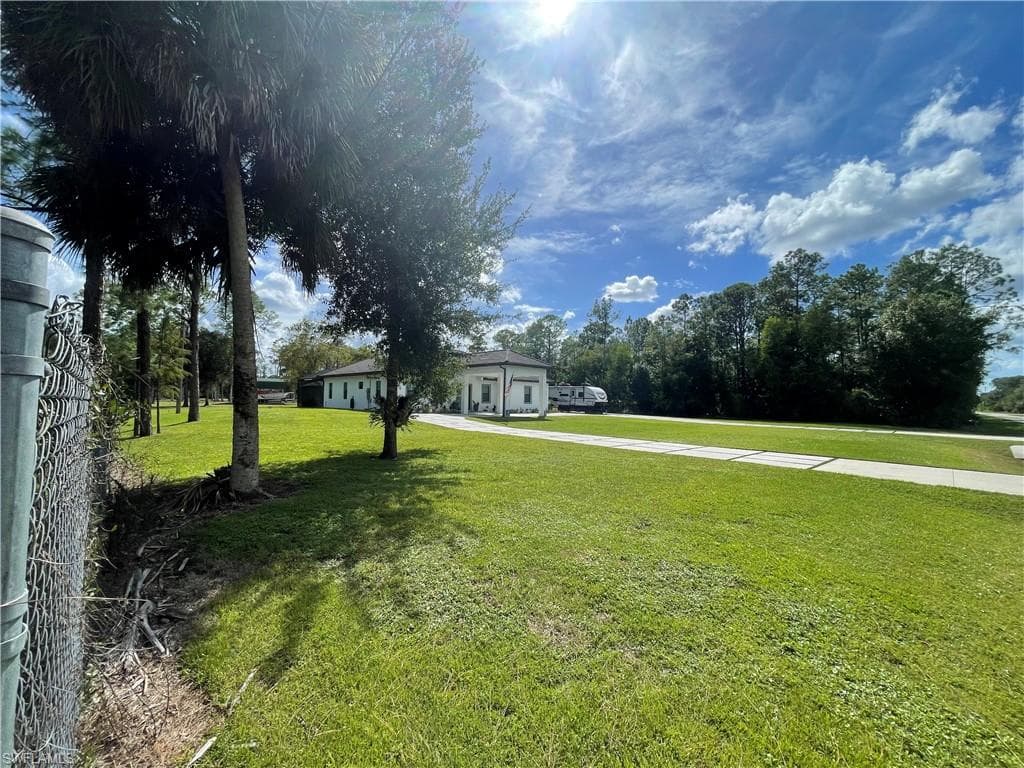 62 35th Ave NE, Naples, FL 34120-20