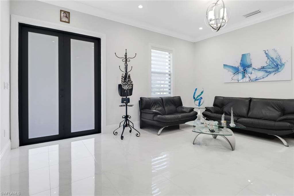 62 35th Ave NE, Naples, FL 34120-5