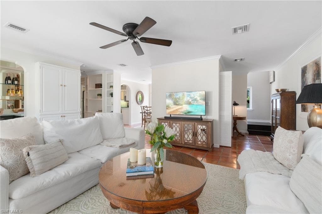 350 3rd Ave S 2b, Naples, FL 34102-8