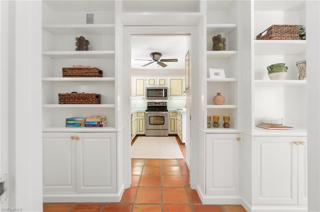 350 3rd Ave S 2b, Naples, FL 34102-12