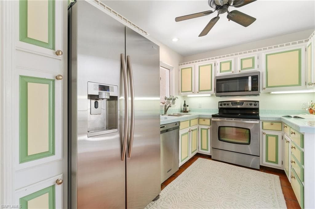 350 3rd Ave S 2b, Naples, FL 34102-13