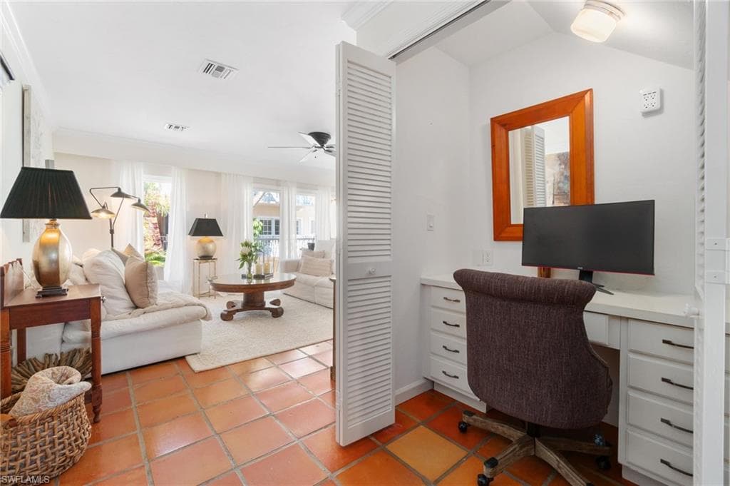 350 3rd Ave S 2b, Naples, FL 34102-16