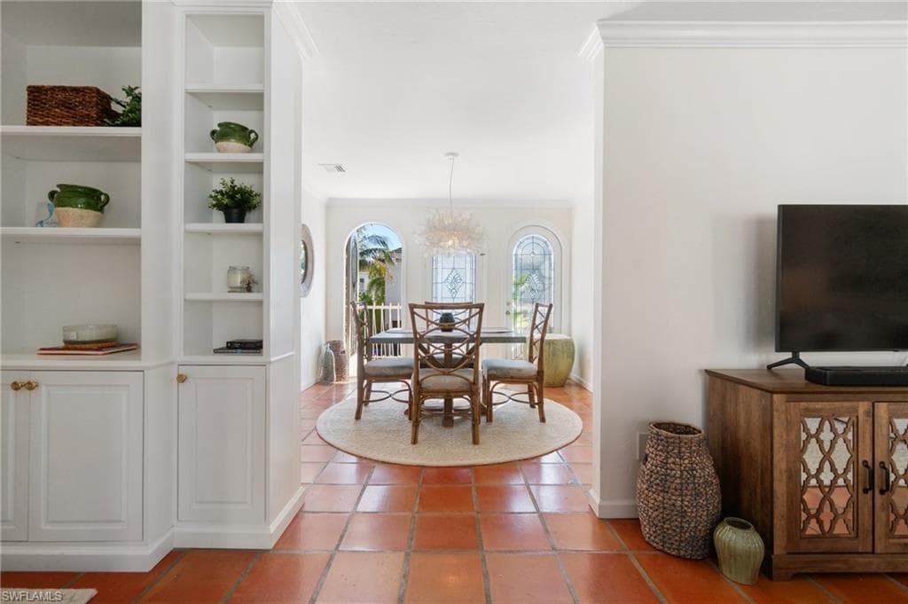 350 3rd Ave S 2b, Naples, FL 34102-17