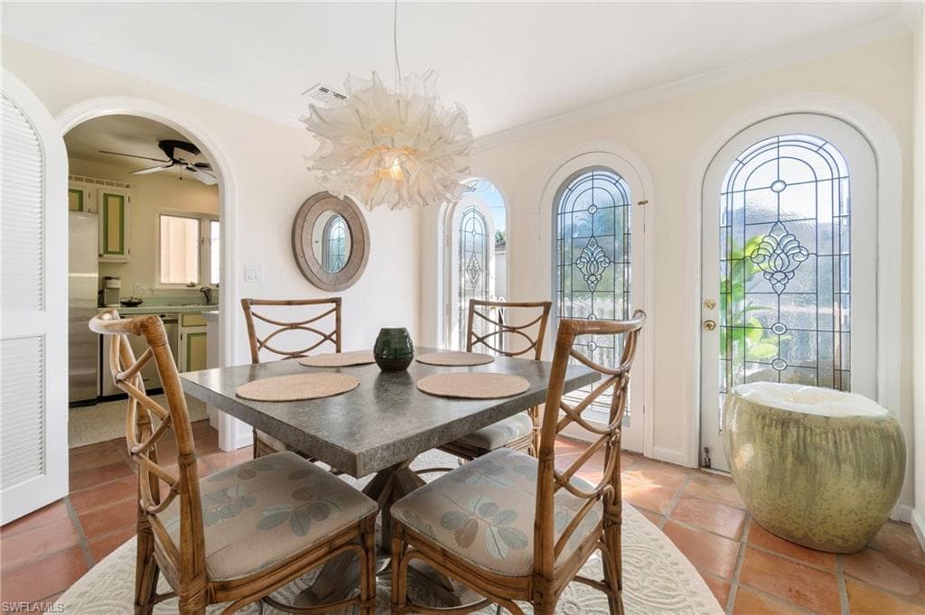 350 3rd Ave S 2b, Naples, FL 34102-19