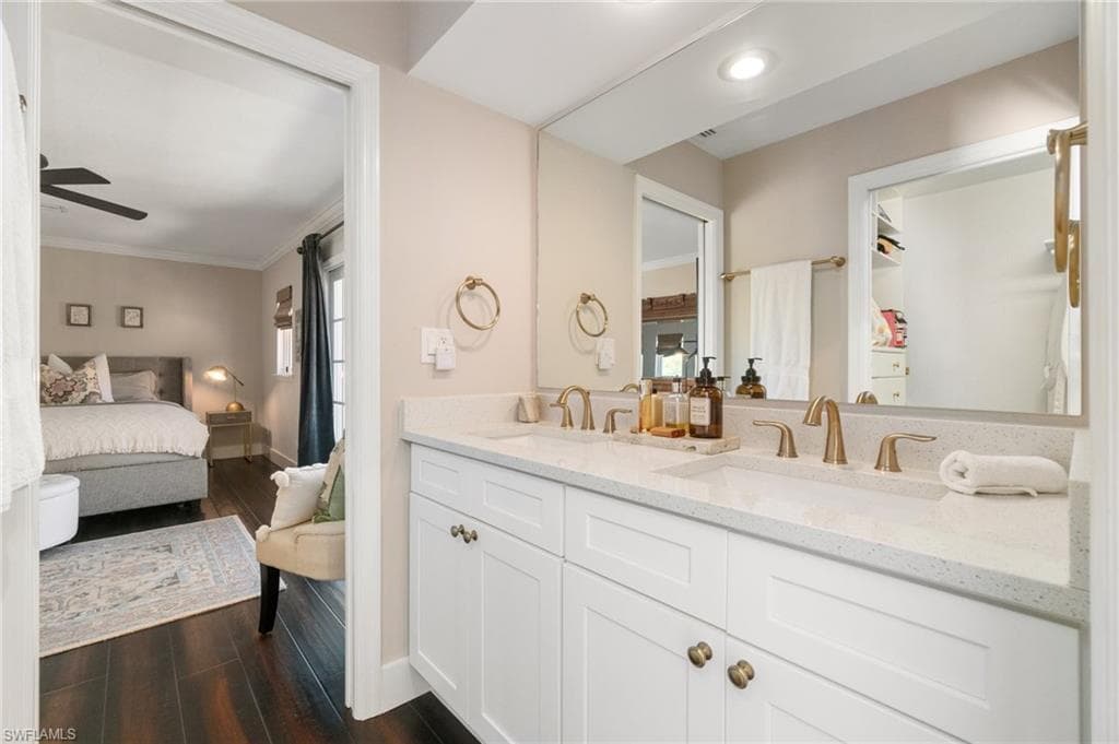 350 3rd Ave S 2b, Naples, FL 34102-28