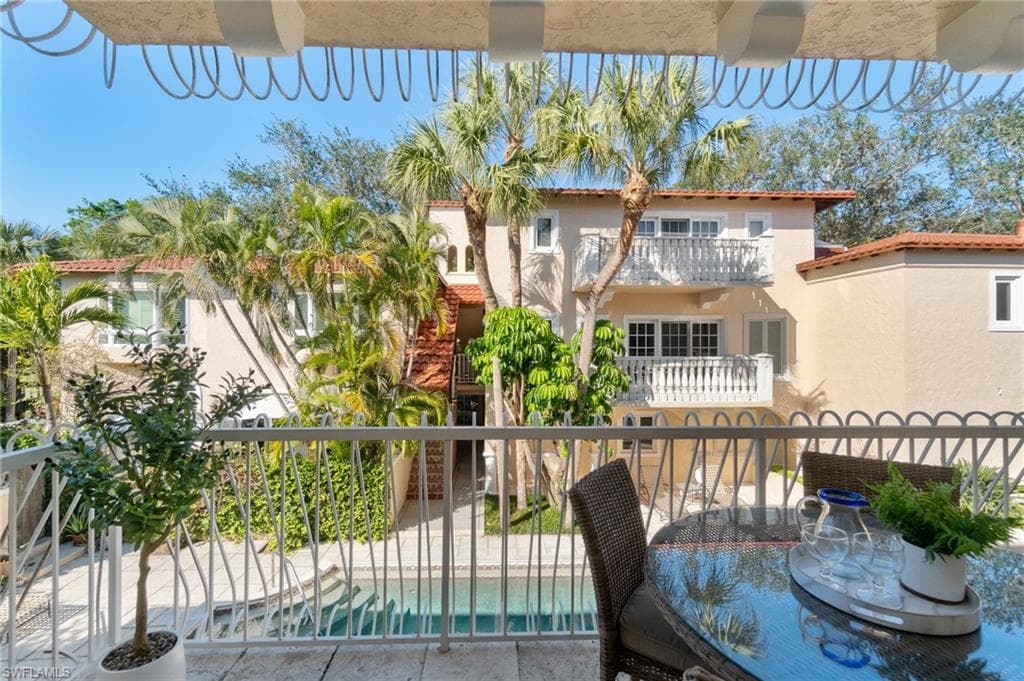 350 3rd Ave S 2b, Naples, FL 34102-29