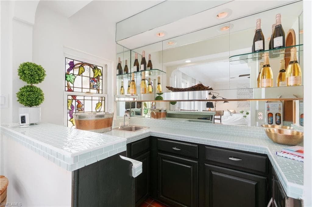 350 3rd Ave S 2b, Naples, FL 34102-7