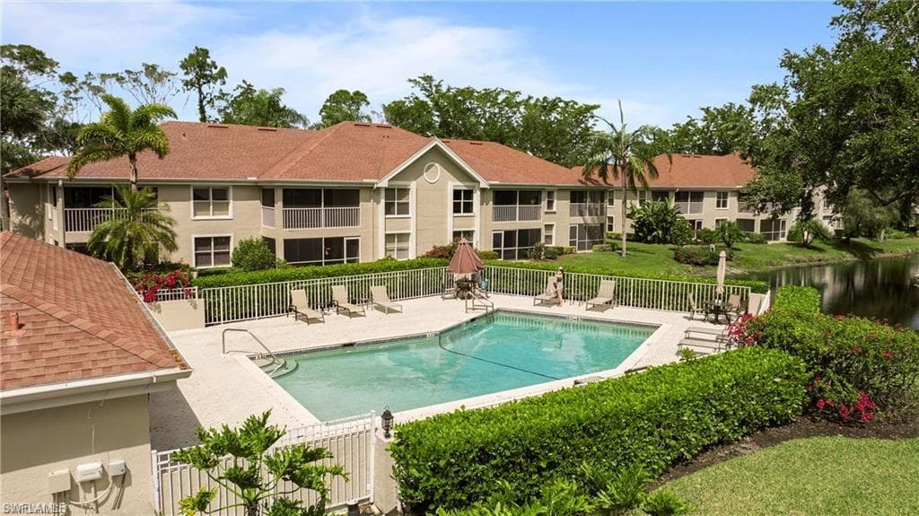 9852 Luna Cir B203, Naples, FL 34109-16