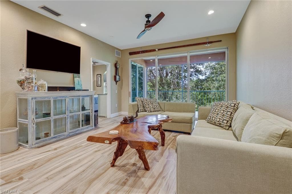 10037 Heather Ln 4, Naples, FL 34119-8