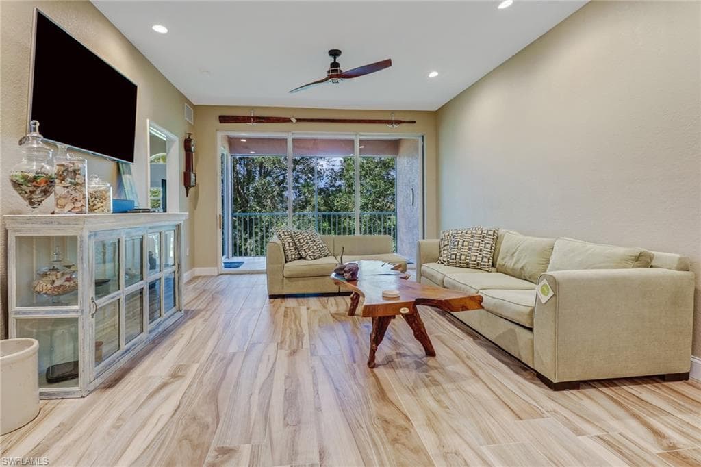 10037 Heather Ln 4, Naples, FL 34119-9
