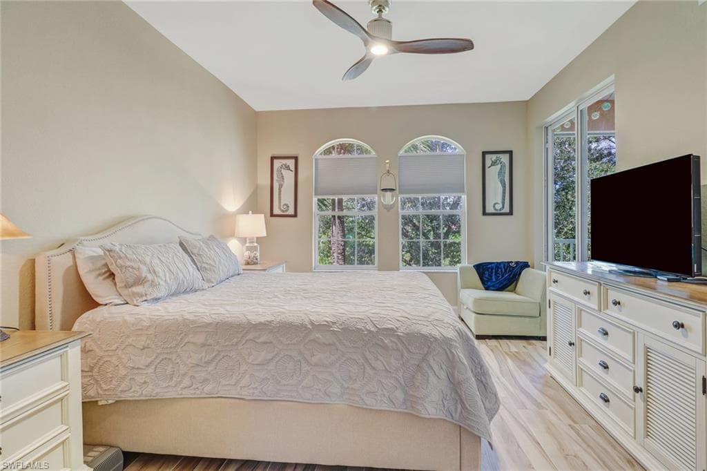 10037 Heather Ln 4, Naples, FL 34119-4