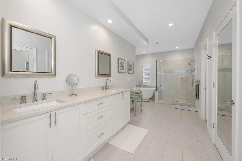 224 Edgemere Way S, Naples, FL 34105-17