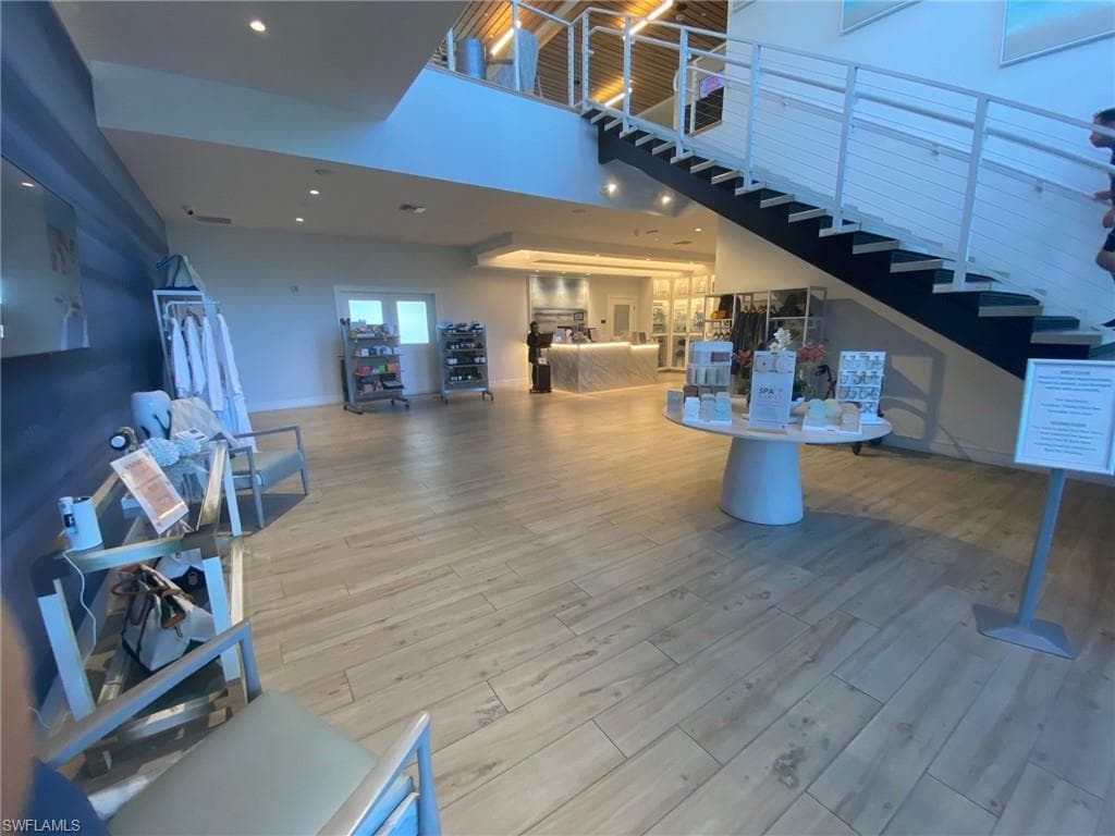 224 Edgemere Way S, Naples, FL 34105-29