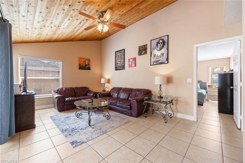 6437 Adelphi Cir, Fort Myers, FL 33919-4