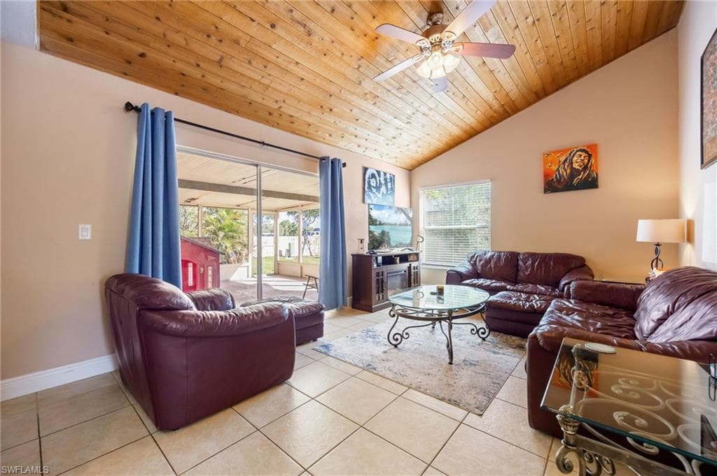 6437 Adelphi Cir, Fort Myers, FL 33919-5