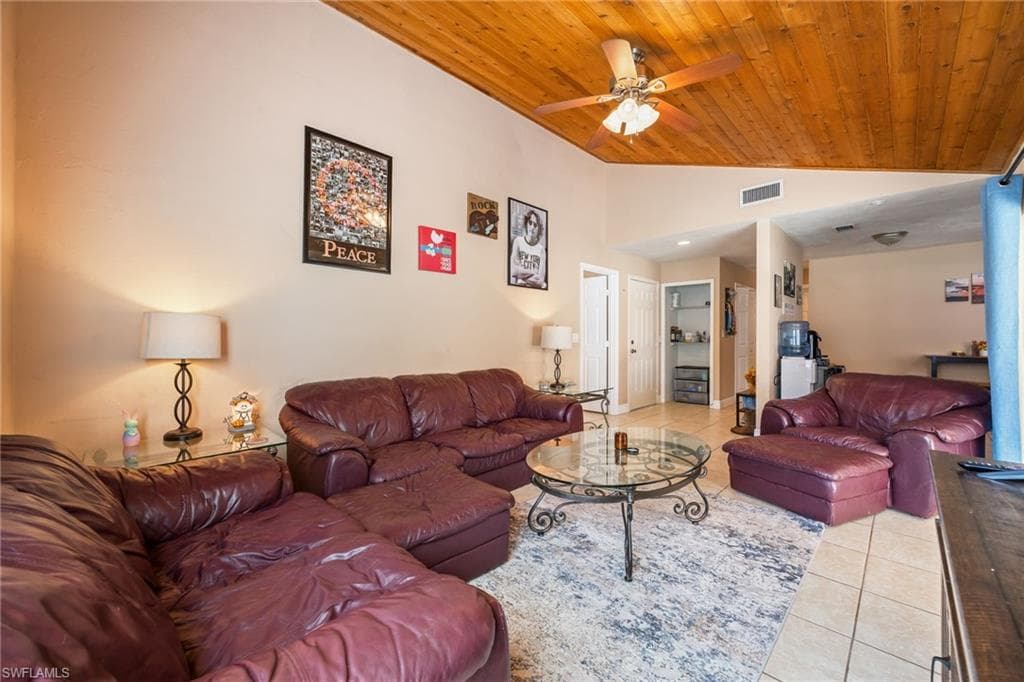 6437 Adelphi Cir, Fort Myers, FL 33919-6