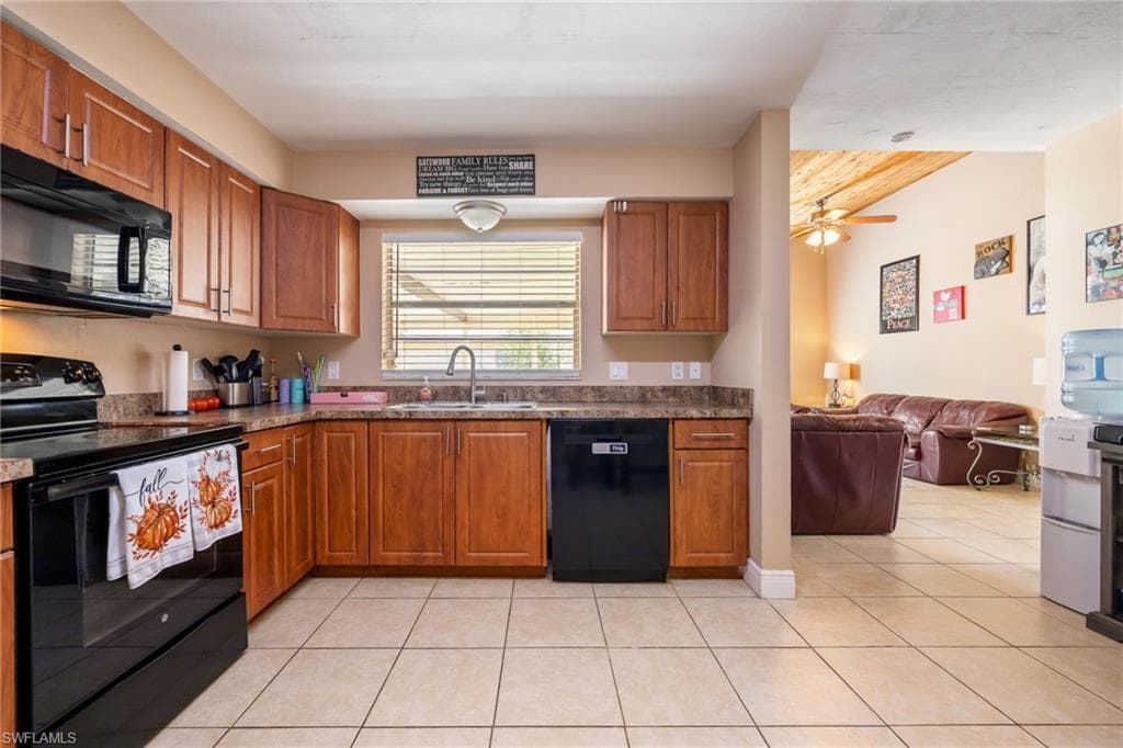 6437 Adelphi Cir, Fort Myers, FL 33919-7