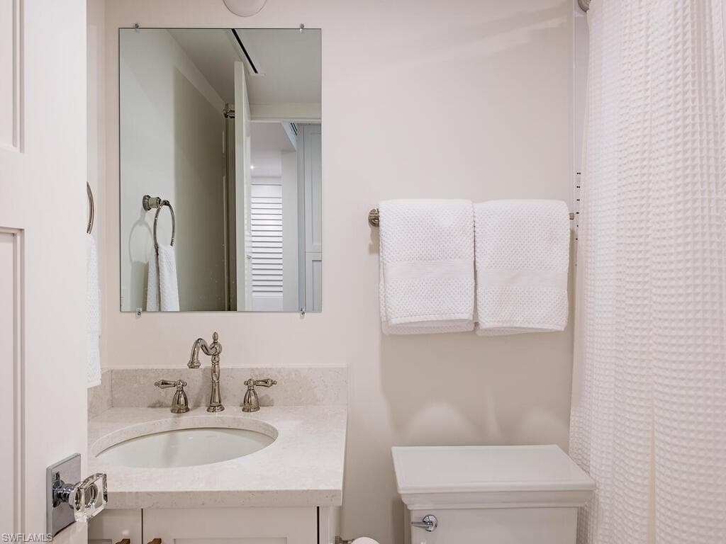 2082 Gulf Shore Blvd N 111, Naples, FL 34102-12