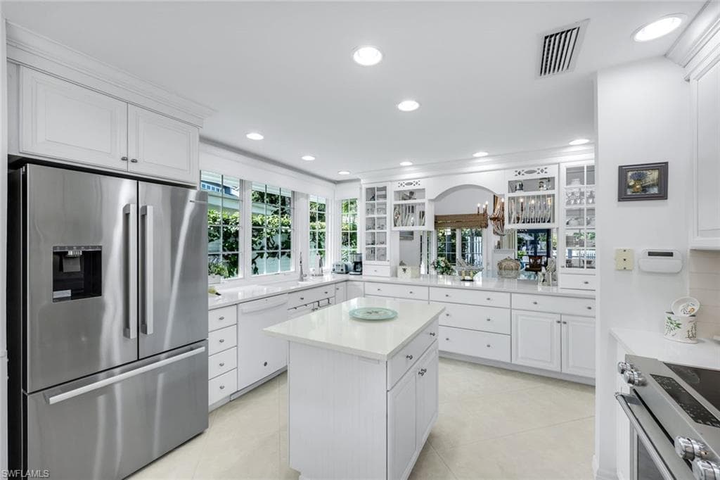 635 Bridgeway Ln, Naples, FL 34108-16